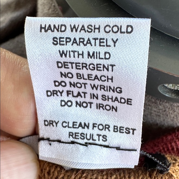 NOVICA Spicy Paprika Cape 100% baby alpaca made in Peru - Picture 5 of 10